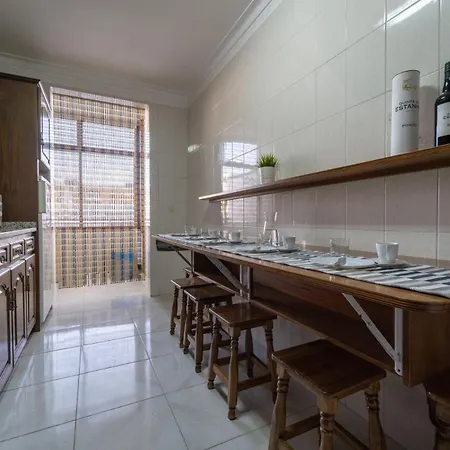 Vasco Da Gama By House And People Apartment