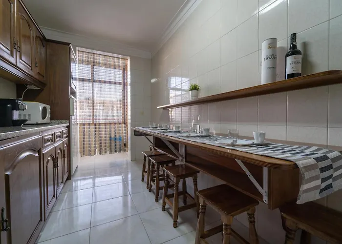 Vasco Da Gama By House And People Apartmán