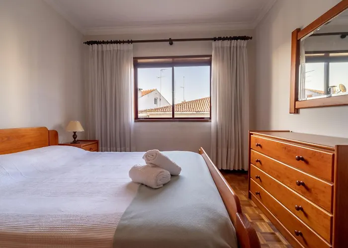 Vasco Da Gama By House And People *