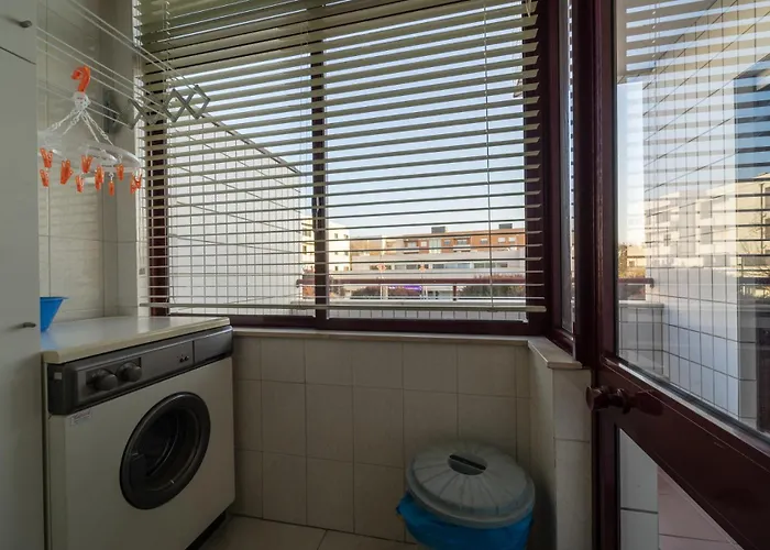 Vasco Da Gama By House And People *